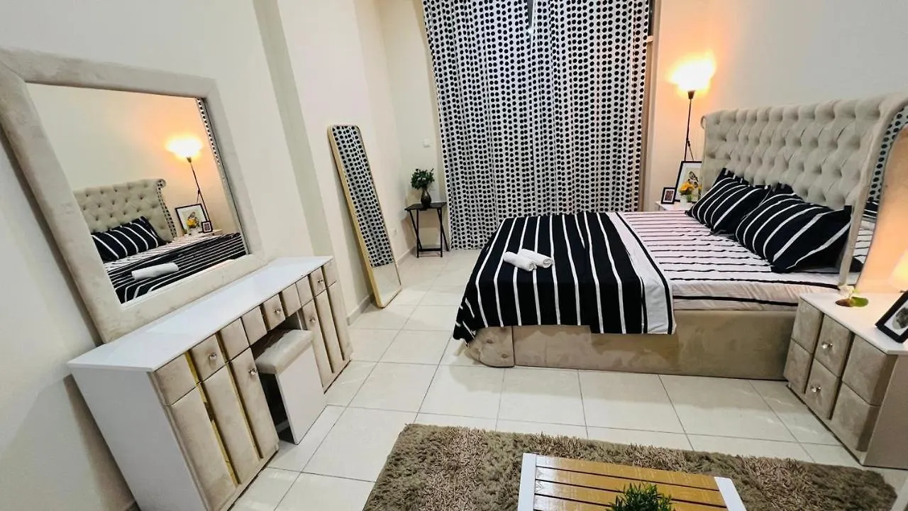 Master Room With Attach Bathroom Near Mall Of The Emirates Dubai 0*,